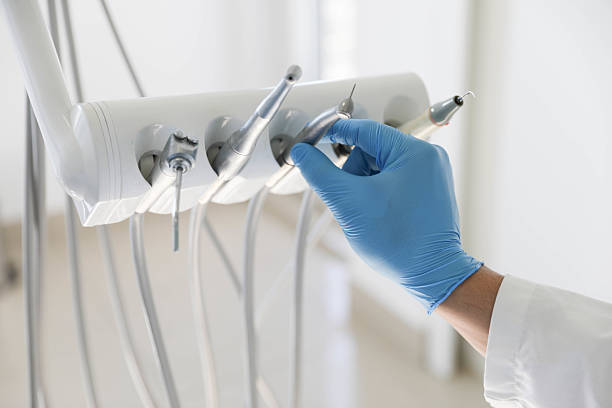 Professional Wisdom Tooth Removal technician working in Richmond, MI
